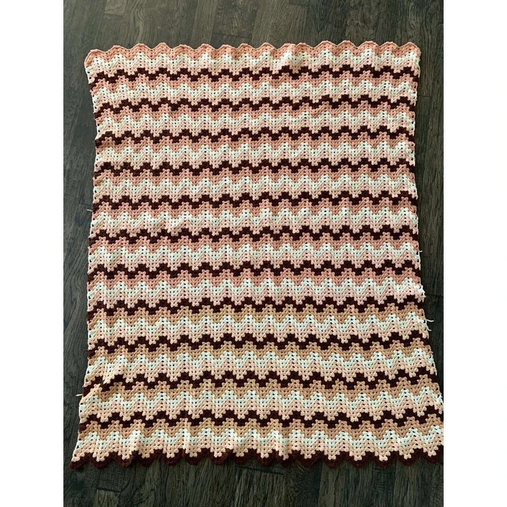 Vintage HANDMADE CROCHETED AFGAN 70